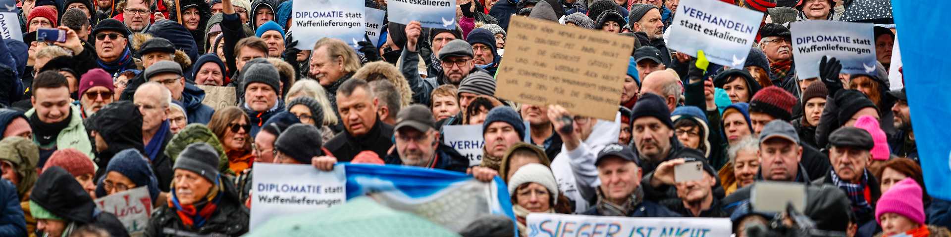  Берлински зид између прве и друге Немачке: Ратни хушкачи против Путинових пацифиста