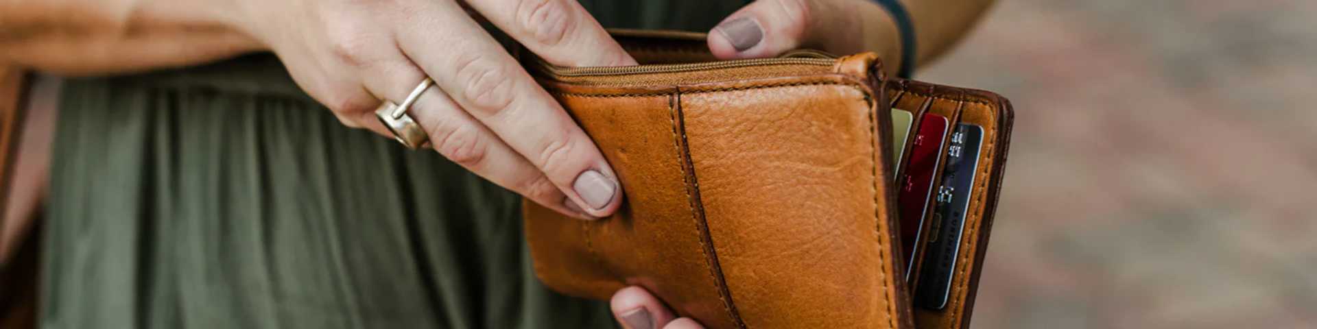 Кретање српских плата и пензија у последњих седам деценија: Прича о успону, суноврату и опоравку