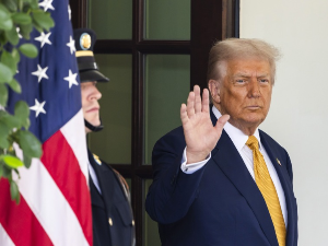 Нове царинске претње Вашингтона: Трамп против остатка света Нове царинске претње Вашингтона: Трамп против остатка света
