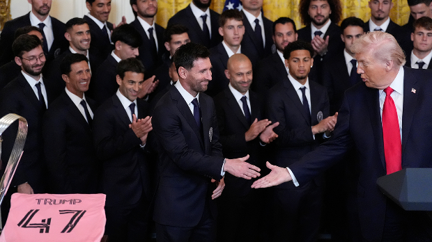 Фудбал као наставак рата истим средствима: Oд Марадонине Божије руке до Месијевог руковања са Трампом