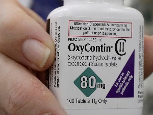 Аналгетици породице Саклер и епидемија зависности од опиоида: Фармацеутске компаније, рат против бола и смрт од очаја