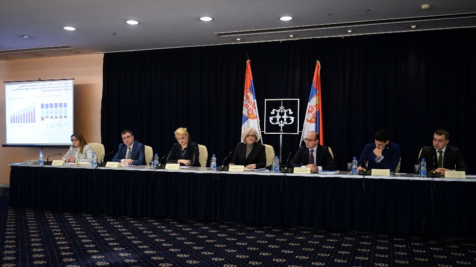 Задуживање, инфлација, камате: Све наше несавршености у савршеној економској олуји