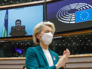 Како је Ана Нетрепко напала Украјину: Укидање непоћудних гласова